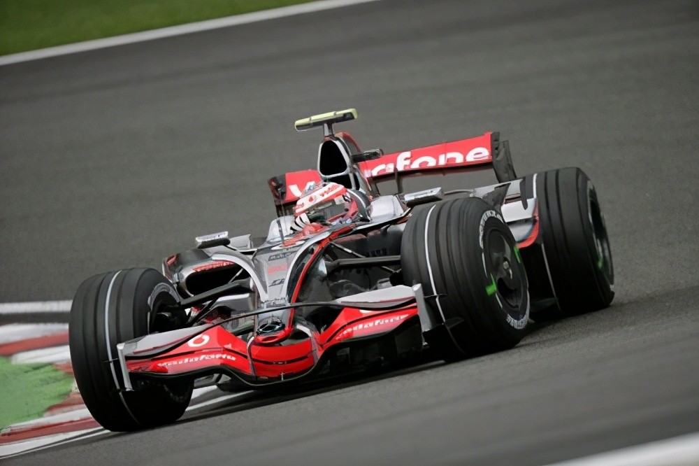 迈凯伦绝杀阿斯顿马丁，塞恩斯状态火热