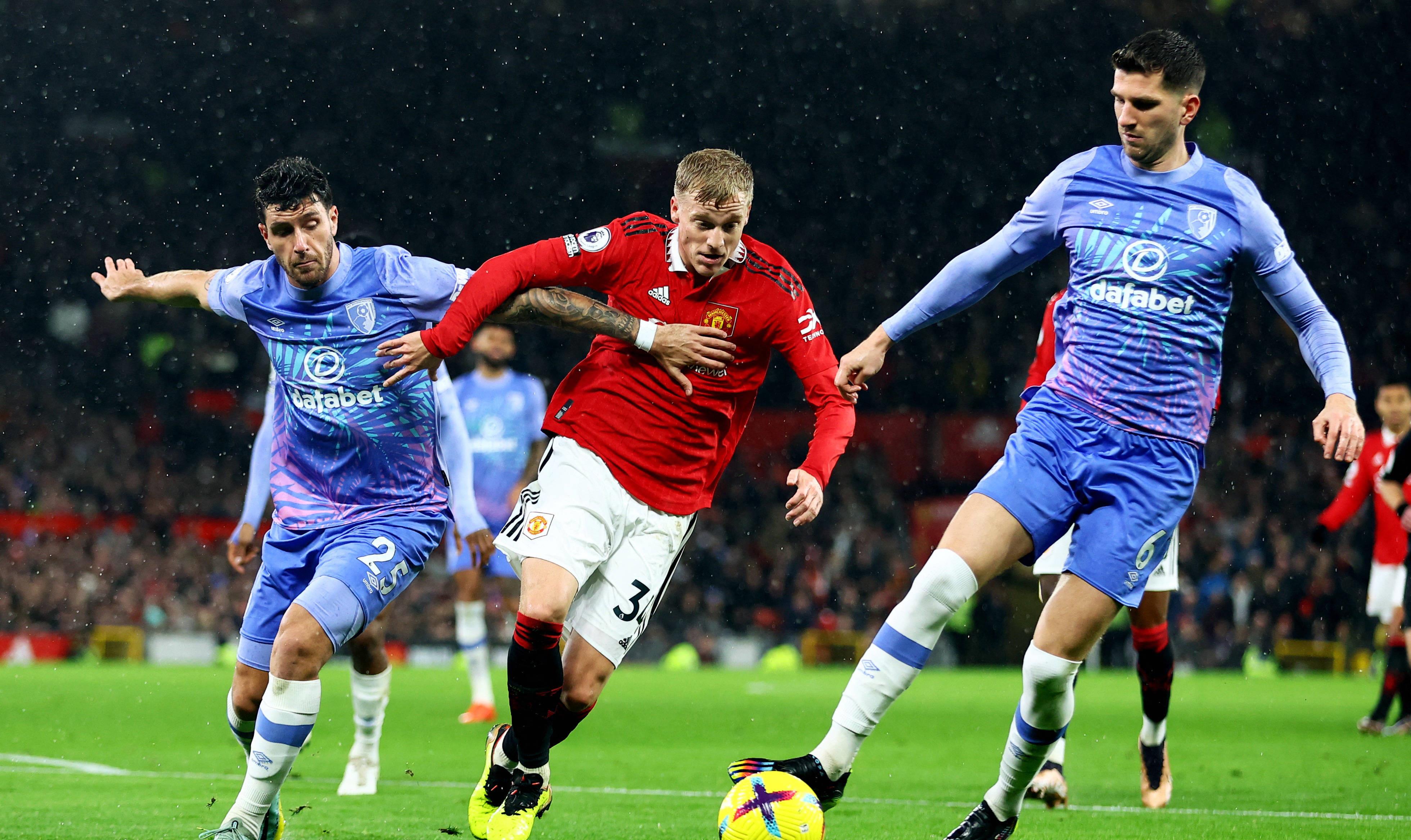 曼联险胜阿森纳,马丁内利统治全场 曼联险胜阿森纳,马丁内利统治全场