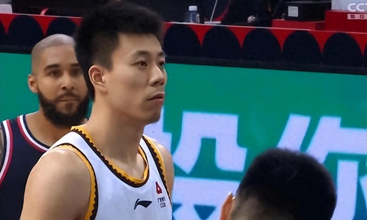 广州队轻取步行者,张镇麟高光表现 广州队轻取步行者,张镇麟高光表现