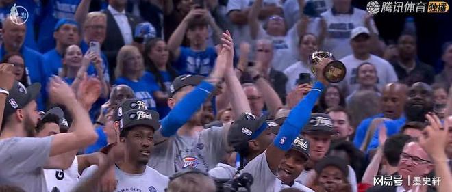 戴维斯杯横扫年终总决赛，西西帕斯关键制胜