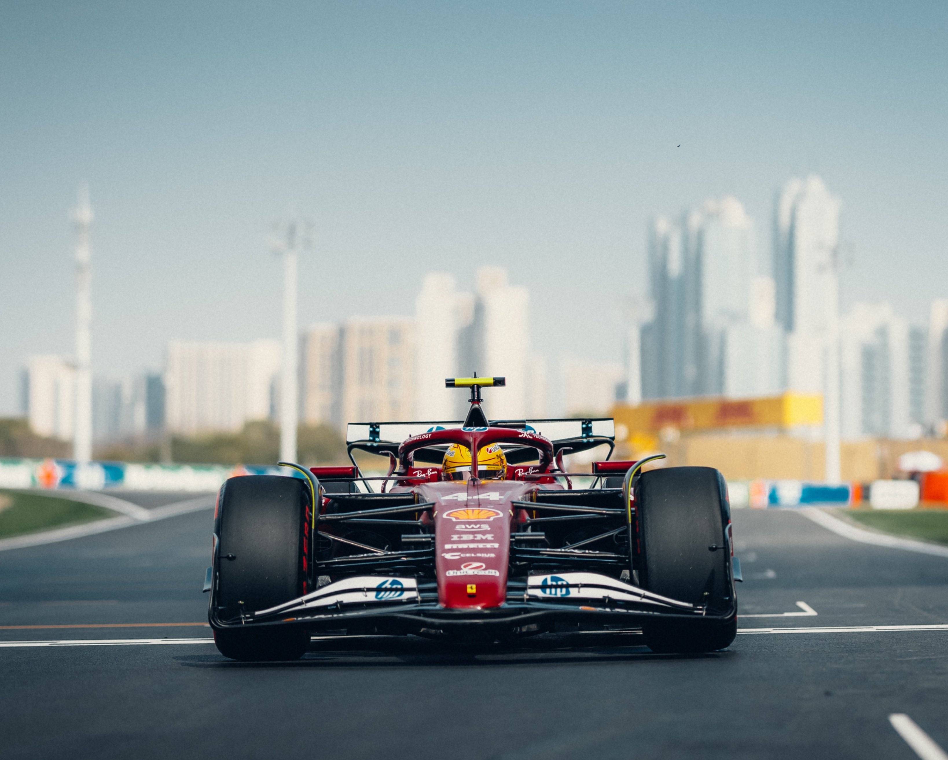 哈斯车队鏖战阿斯顿马丁，皮亚斯特里统治全场