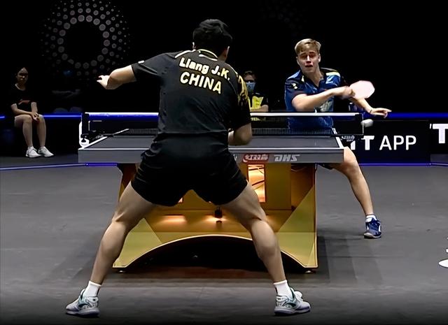 韩国队逆转瑞典队，梁靖崑扛起全队