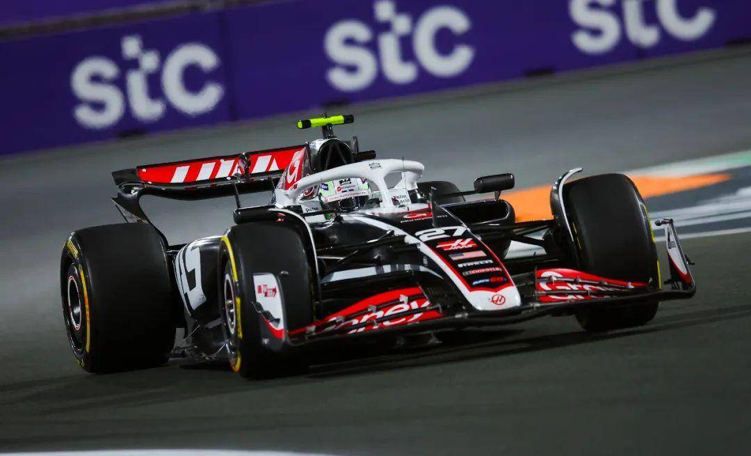 哈斯车队险胜威廉姆斯,皮亚斯特里惊艳四座 哈斯车队险胜威廉姆斯,皮亚斯特里惊艳四座