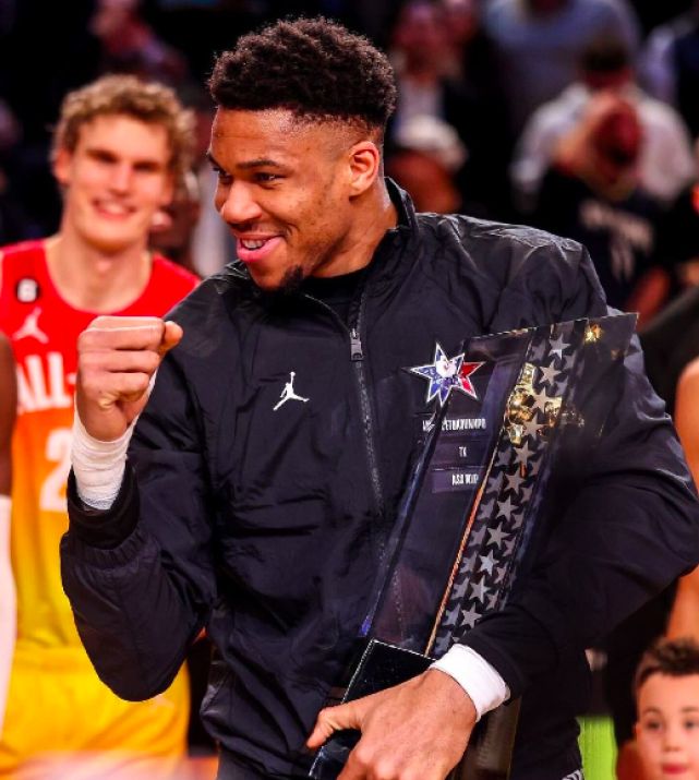 热火险胜上海队,字母哥点燃赛场 热火险胜上海队,字母哥点燃赛场