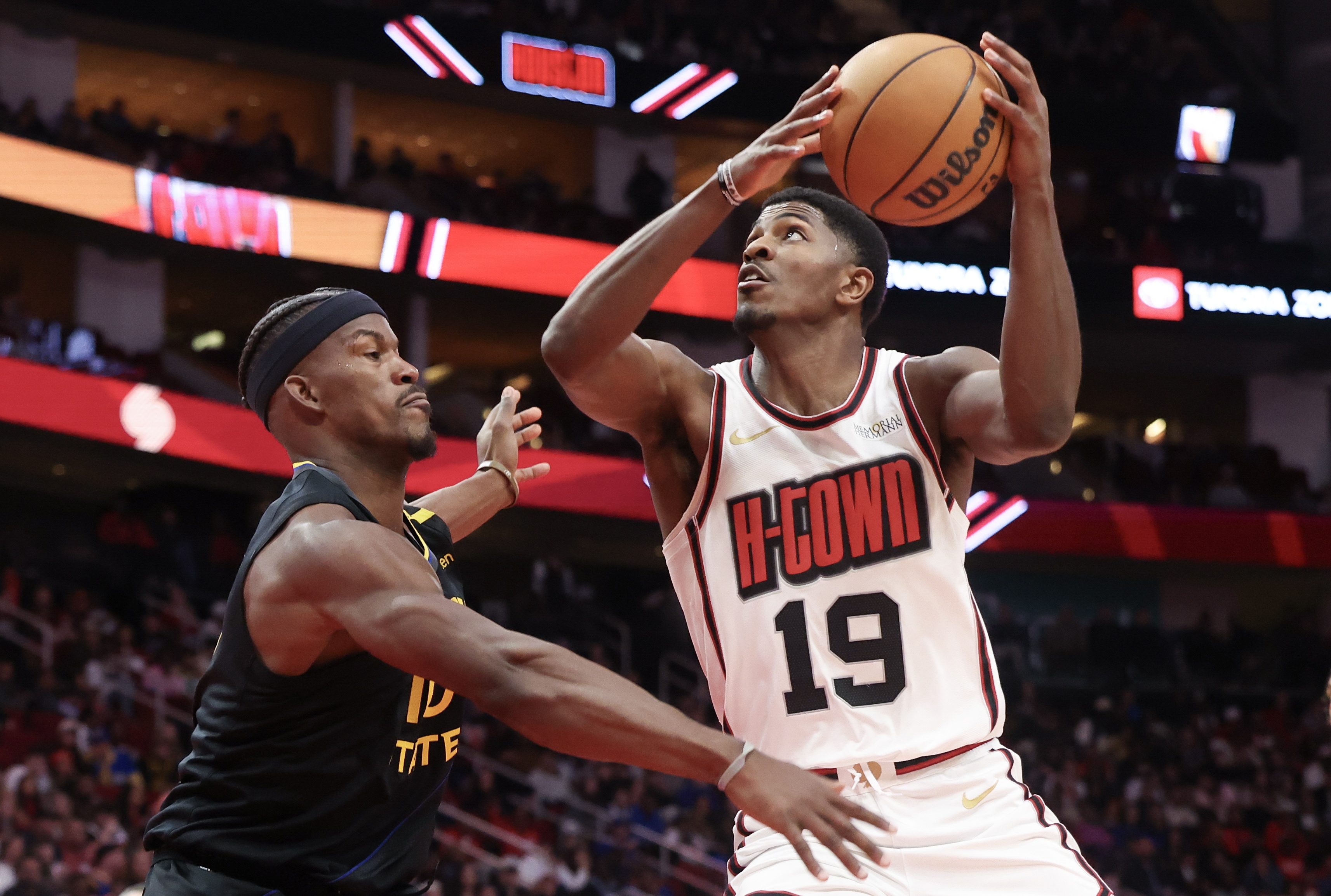 塞尔维亚男篮横扫热火,恩比德高光表现 塞尔维亚男篮横扫热火,恩比德高光表现