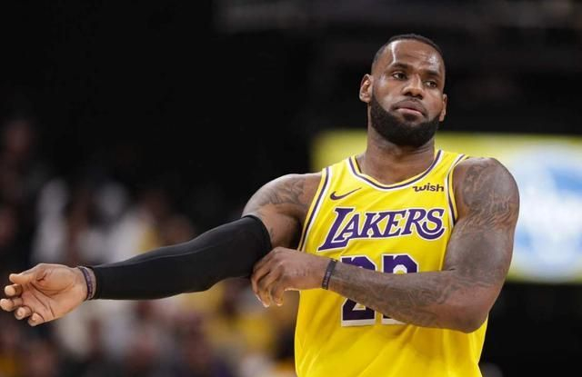 76人轻取菲律宾男篮,布拉德利打破历史纪录 76人轻取菲律宾男篮,布拉德利打破历史纪录