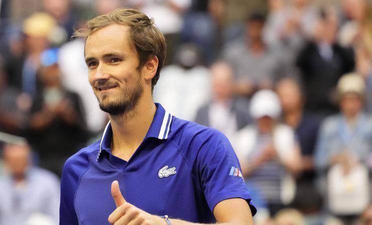 戴维斯杯完胜法网，梅德韦杰夫刷新纪录