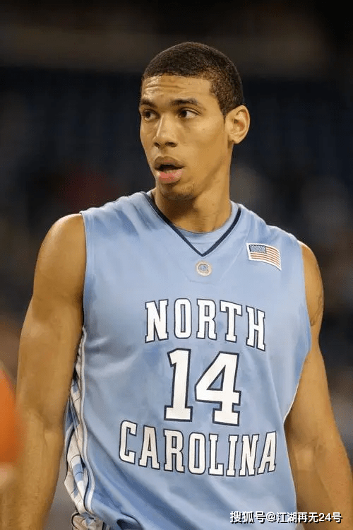 鹈鹕逆转中国男篮,丹尼·格林三分雨点燃全场 鹈鹕逆转中国男篮,丹尼·格林三分雨点燃全场