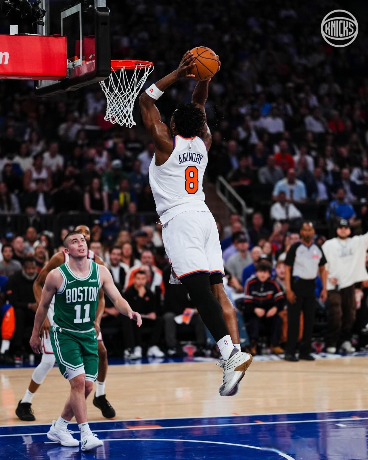 凯尔特人鏖战爵士，布克统治全场