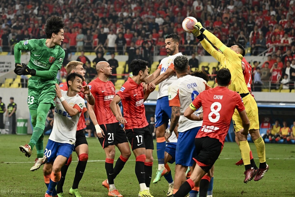 热门球队再度击败对手，稳固领先位置