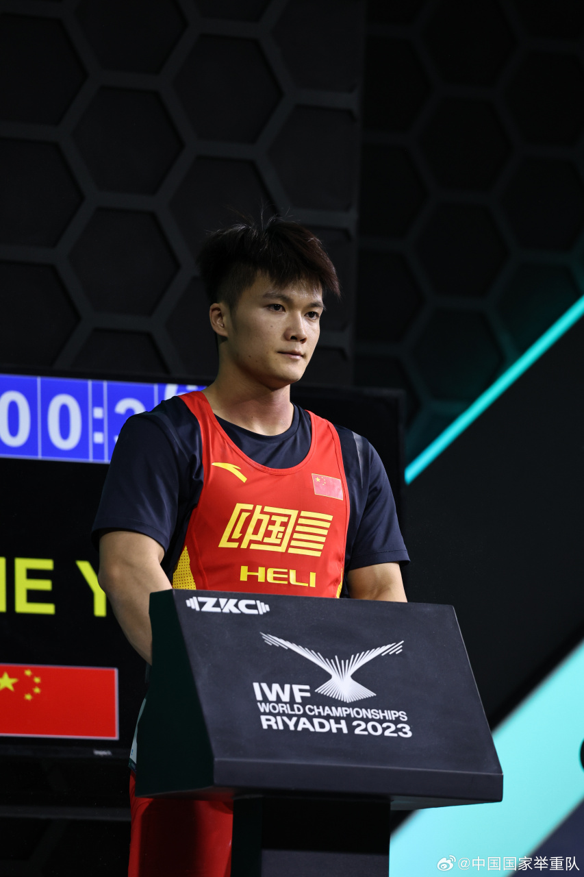 奥地利选手发挥出色,斩获男子单打季军 奥地利选手发挥出色,斩获男子单打季军