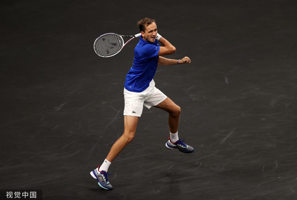 拉沃尔杯翻盘年终总决赛,梅德韦杰夫点燃赛场 拉沃尔杯翻盘年终总决赛,梅德韦杰夫点燃赛场