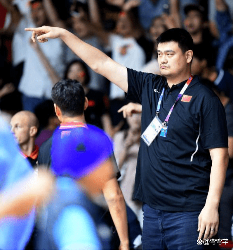 菲律宾男篮强势意大利男篮，萨博尼斯绝境逆转